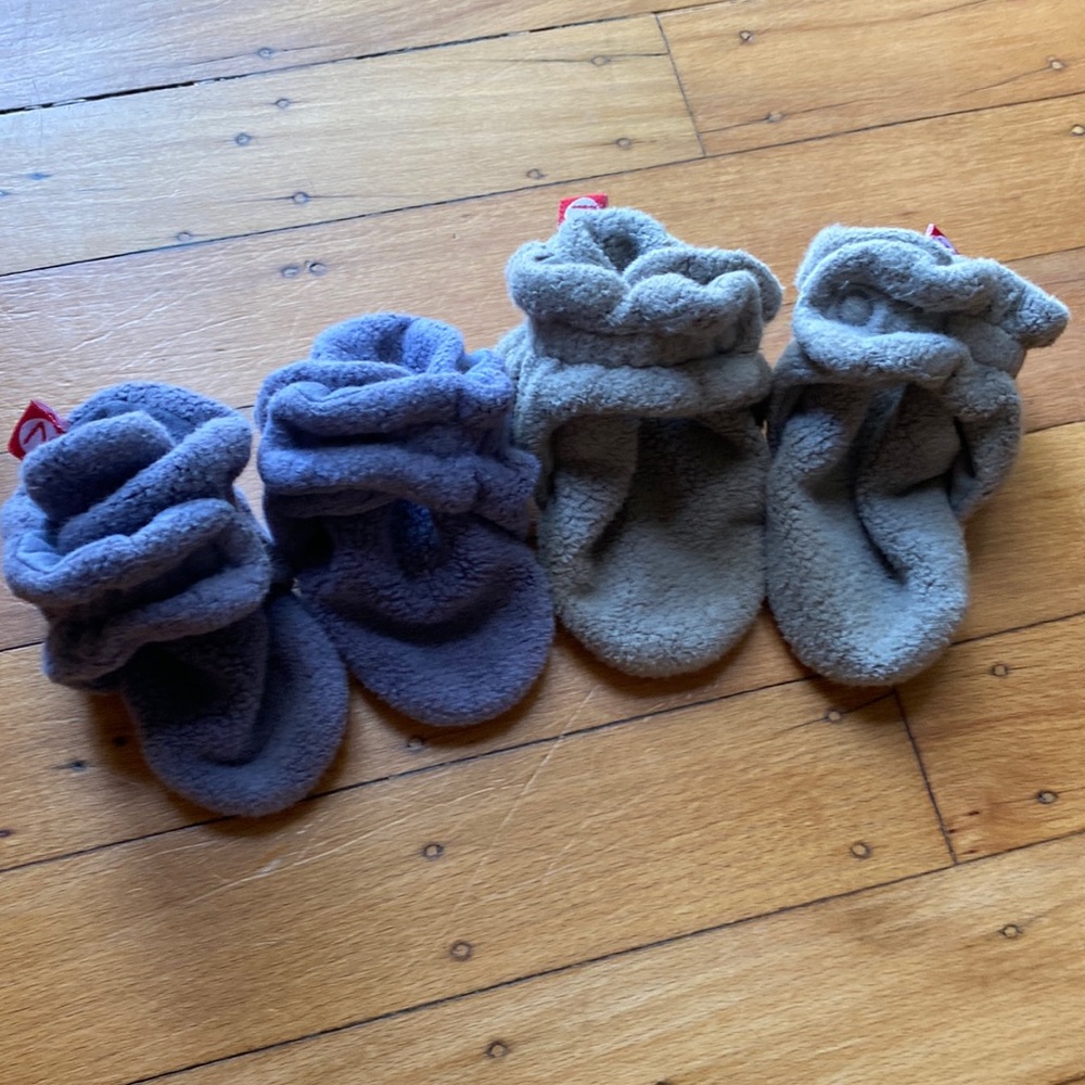 2 Pairs Zutano Cozie Fleece Baby Booties 6 M